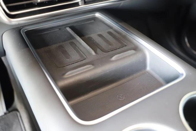 它一半！销量榜稳居前三全系配空气悬架！凯时尊龙最新网站宝马X5同级价格还不到(图11)