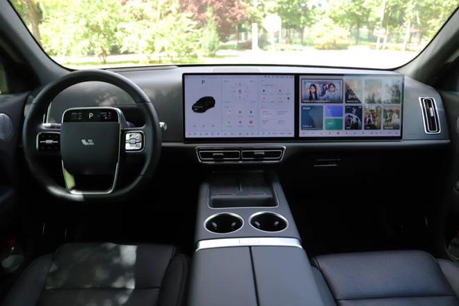 它一半！销量榜稳居前三全系配空气悬架！凯时尊龙最新网站宝马X5同级价格还不到(图10)