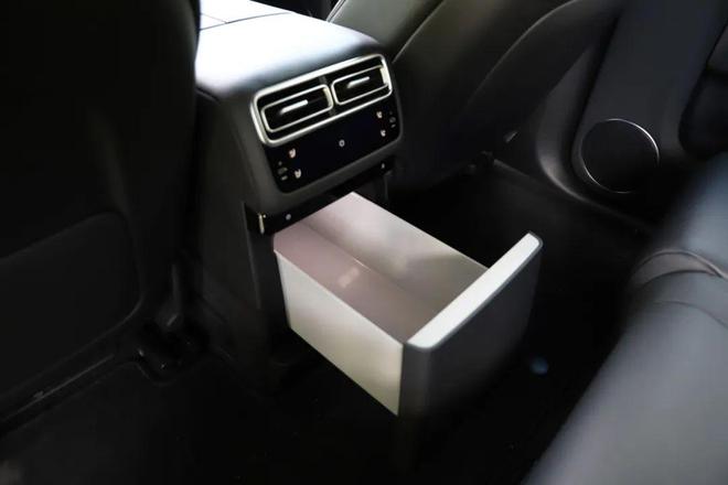 它一半！销量榜稳居前三全系配空气悬架！凯时尊龙最新网站宝马X5同级价格还不到(图16)