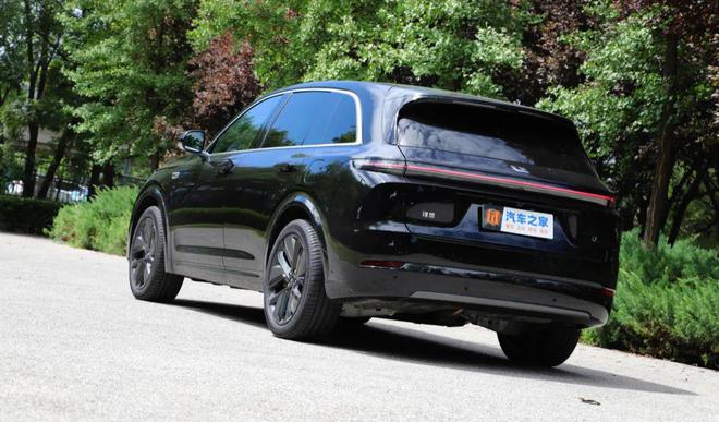 它一半！销量榜稳居前三全系配空气悬架！凯时尊龙最新网站宝马X5同级价格还不到(图17)