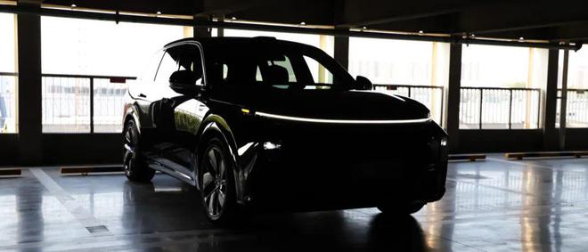 它一半！销量榜稳居前三全系配空气悬架！凯时尊龙最新网站宝马X5同级价格还不到(图19)