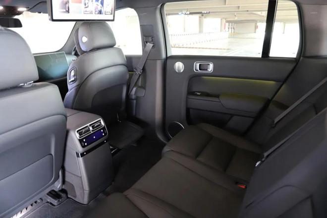 它一半！销量榜稳居前三全系配空气悬架！凯时尊龙最新网站宝马X5同级价格还不到(图20)