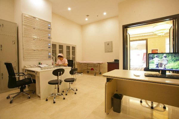 哪家养老机构有妙招？万科房山随园中心【2026最新】凯时尊龙人生退休后不想困在孤单里渴望在养老院重拾活力(图9)